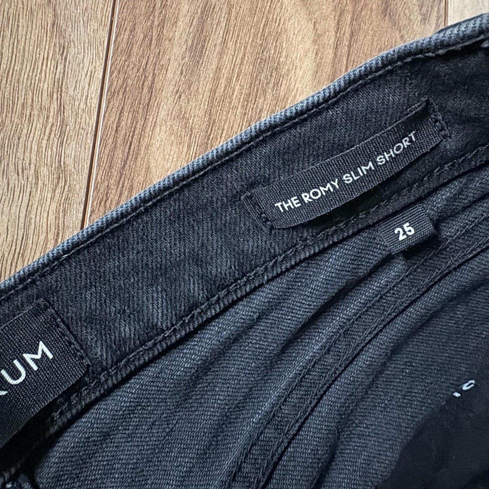 Denim Forum Romy Short - Picture 4 of 4